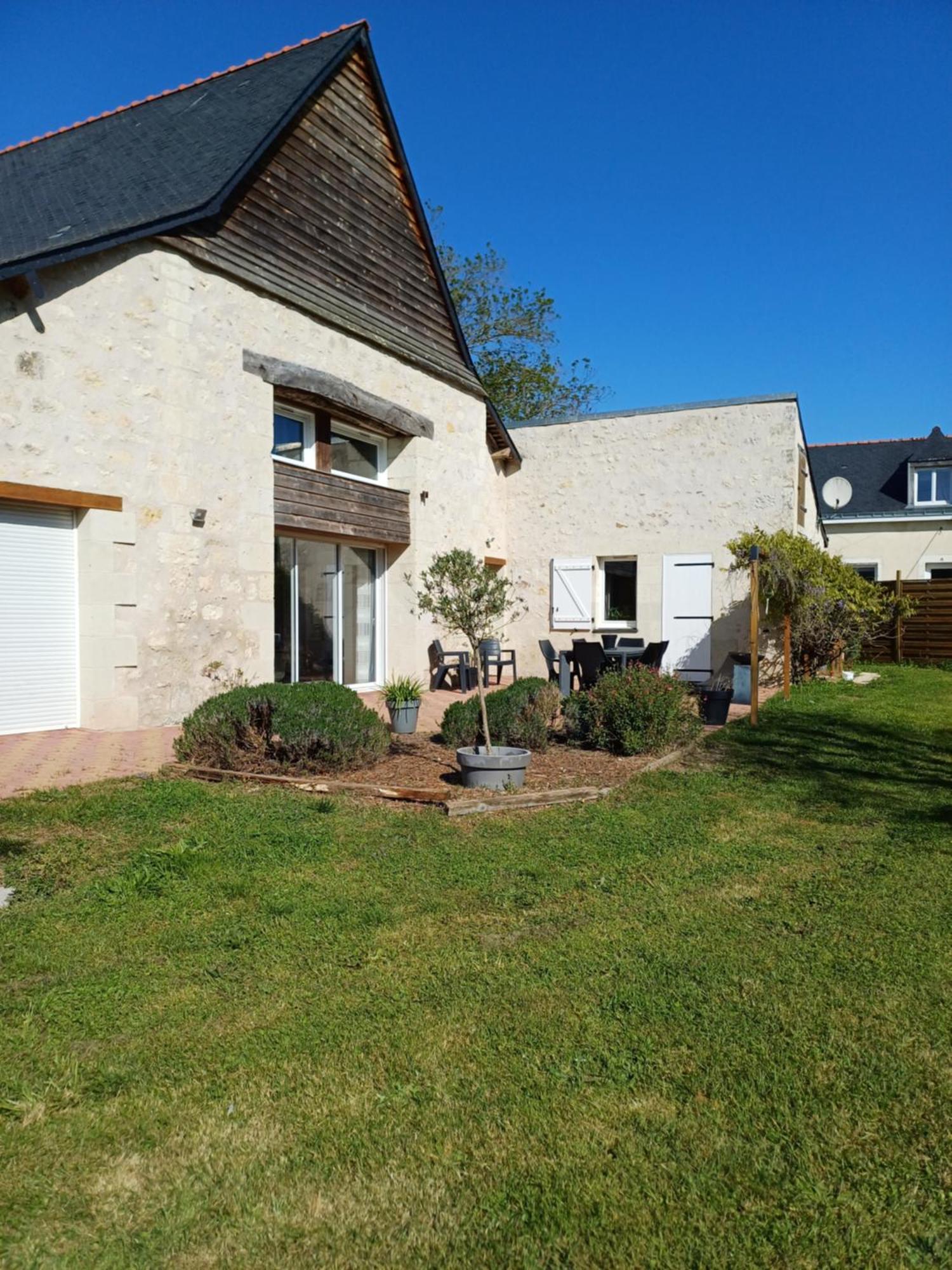 La Grange Des Roisnes Bed and Breakfast Longué Εξωτερικό φωτογραφία
